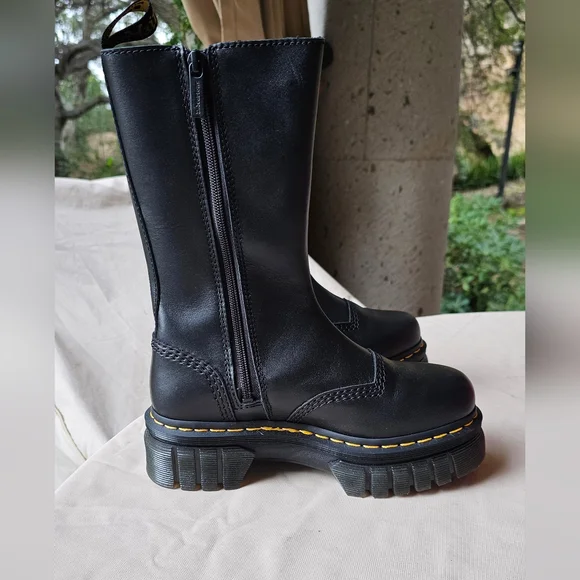 DR MARTENS - AUDRICK TALL CHELSEA - UK 5 / US 7 - NEVER WORN - Picture 4 of 8